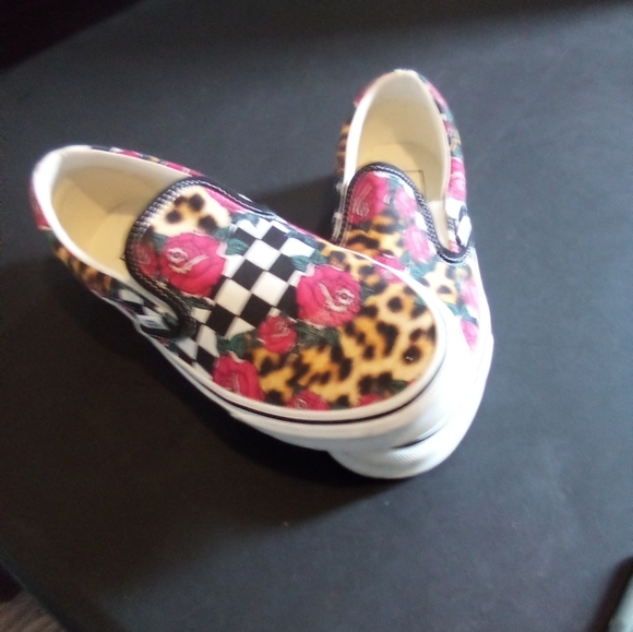 Vans - Picture 2 of 3